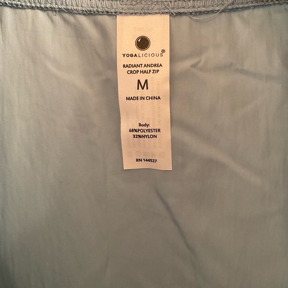 Yogalicious Radiant Andrea Half Zip Crop Jacket - NWT - Medium - Forget Me Not - Picture 8 of 9